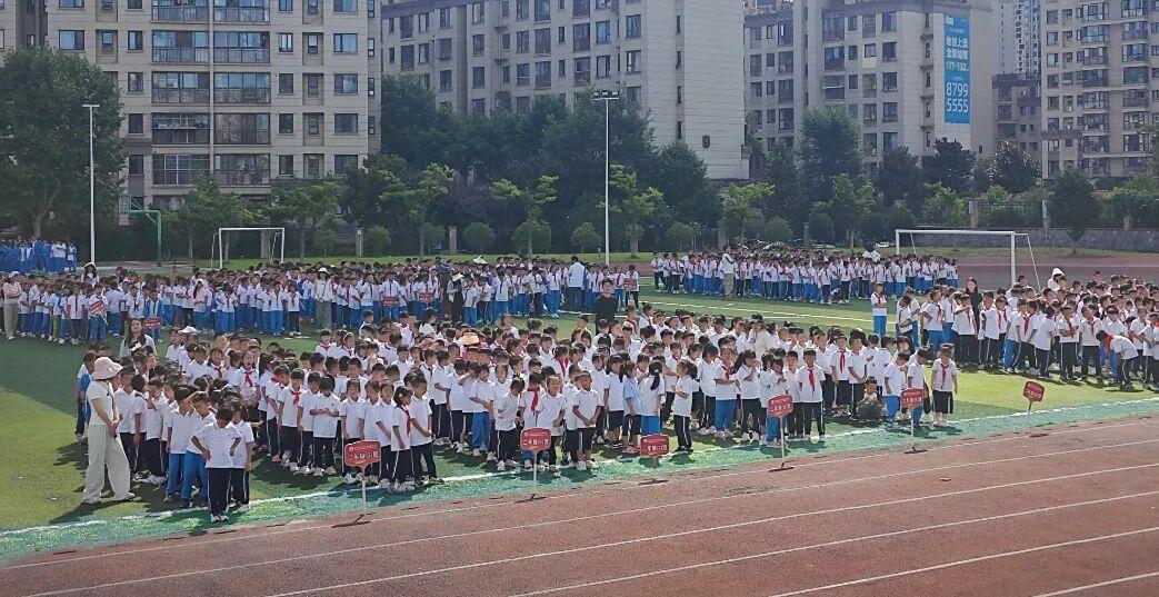 逸都國際學校宣講現(xiàn)場.jpg
